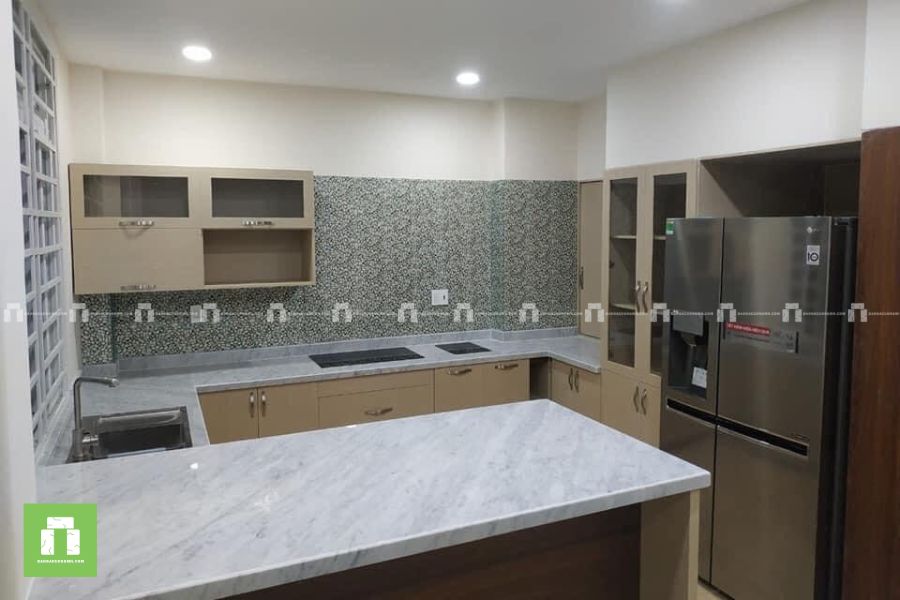 Thi công ốp đá bếp cho vợ chồng anh Minh Quận 12