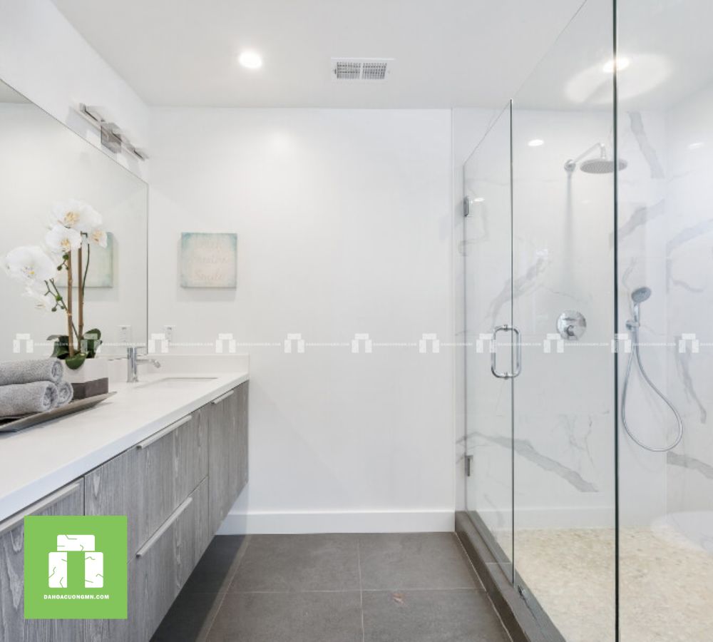 Thi công ốp đá biệt thự của anh Mười dưới Tiền Giang