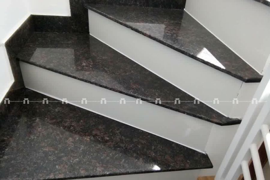 Đá Granite lát cầu thang