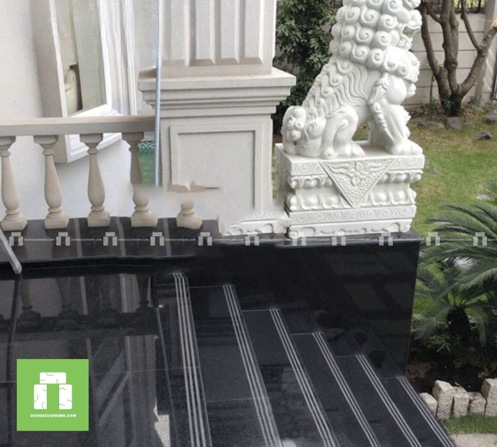 Thi công ốp đá bậc tam cấp nhà của anh Dương tại Đồng Nai